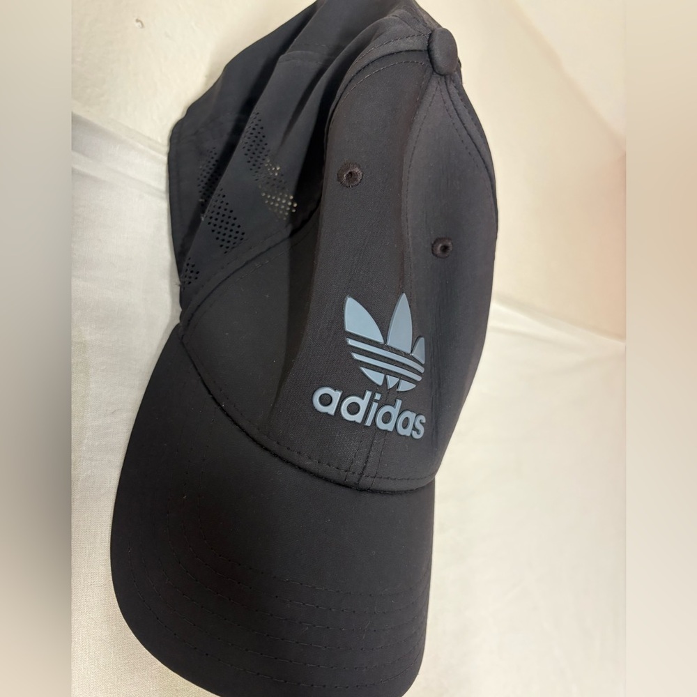ADIDAS Adjustable Hat 🌵OSFM - Picture 2 of 8